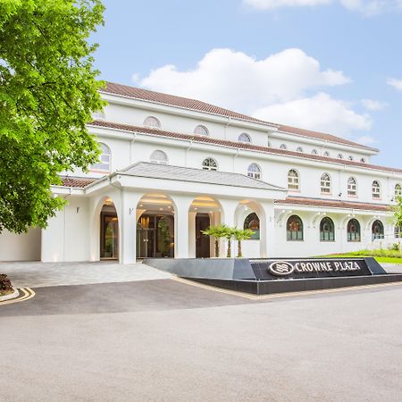 מלון ביקונספילד Crowne Plaza Gerrards Cross By Ihg מראה חיצוני תמונה