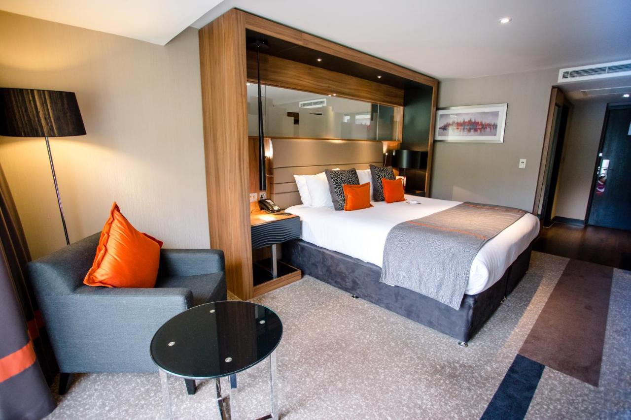 מלון ביקונספילד Crowne Plaza Gerrards Cross By Ihg מראה חיצוני תמונה