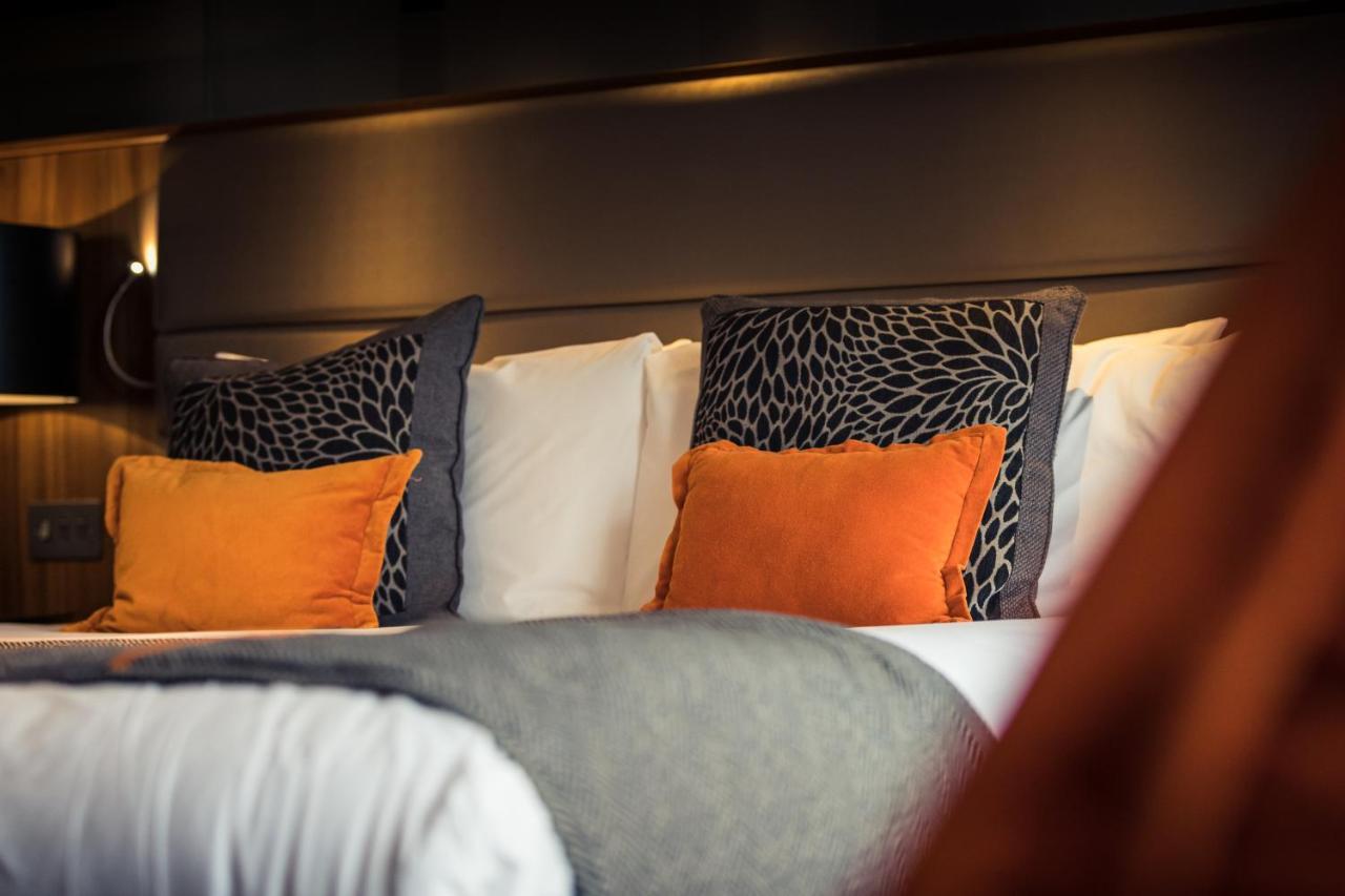 מלון ביקונספילד Crowne Plaza Gerrards Cross By Ihg מראה חיצוני תמונה