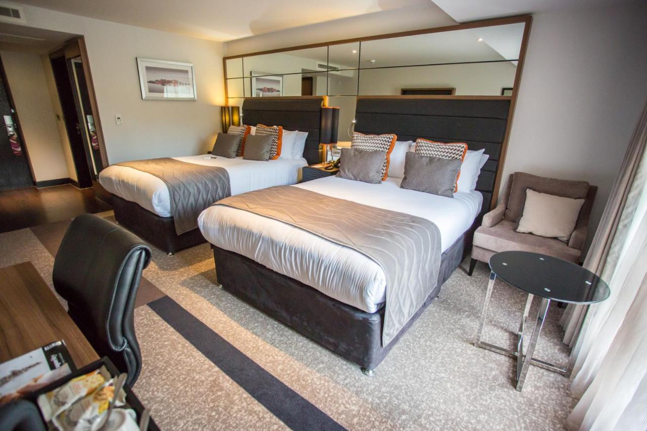 מלון ביקונספילד Crowne Plaza Gerrards Cross By Ihg מראה חיצוני תמונה