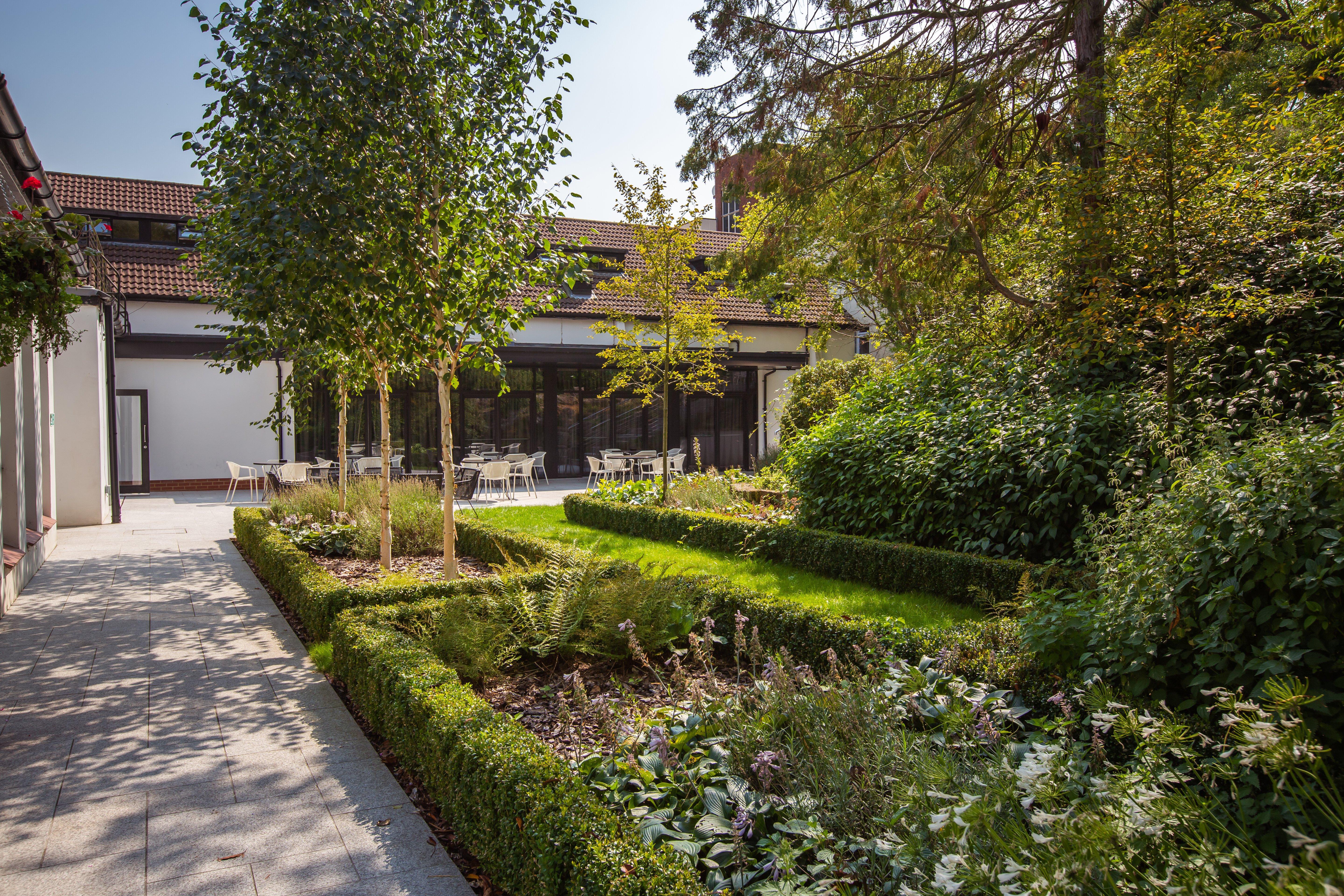 מלון ביקונספילד Crowne Plaza Gerrards Cross By Ihg מראה חיצוני תמונה