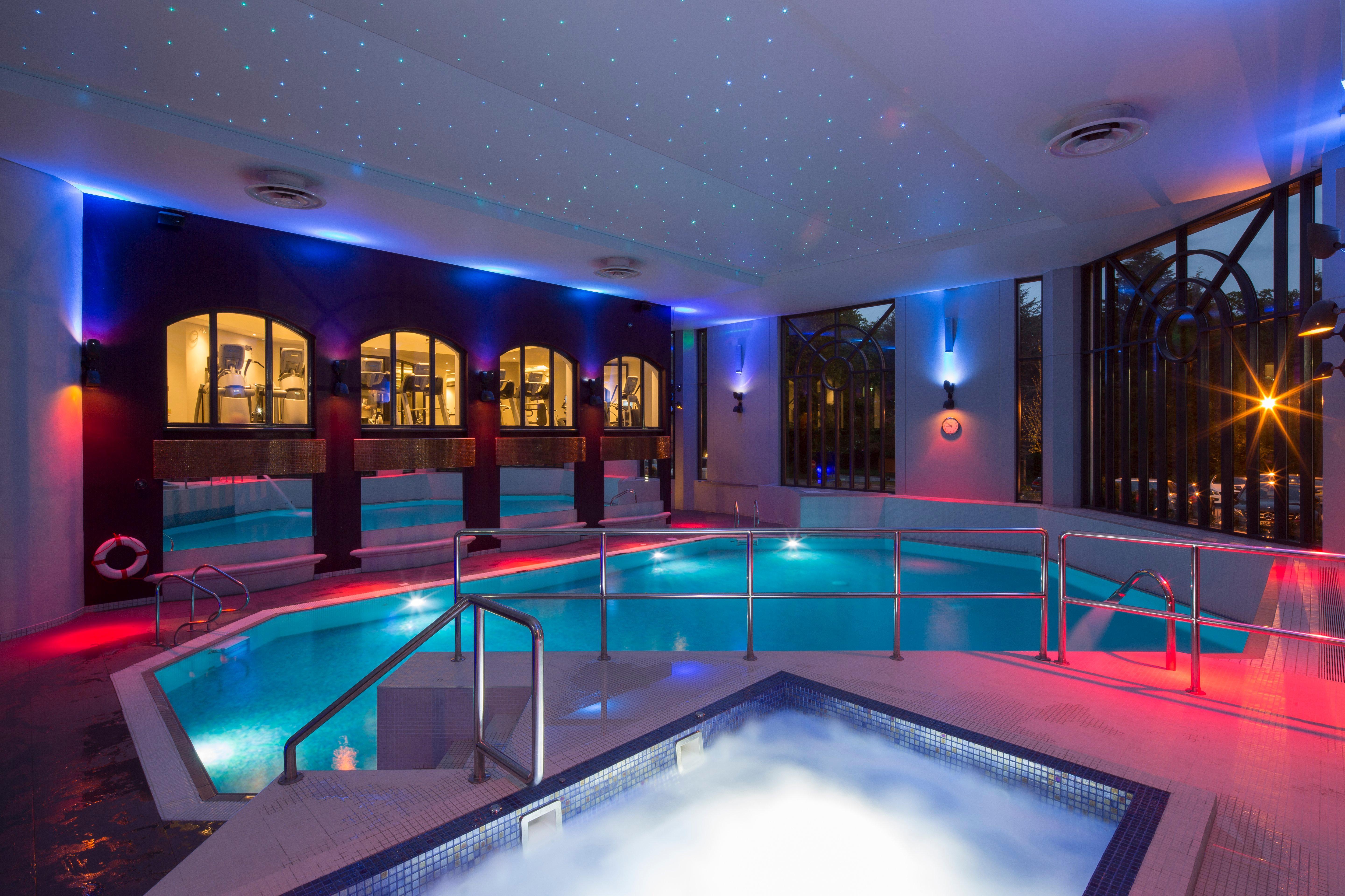 מלון ביקונספילד Crowne Plaza Gerrards Cross By Ihg מראה חיצוני תמונה