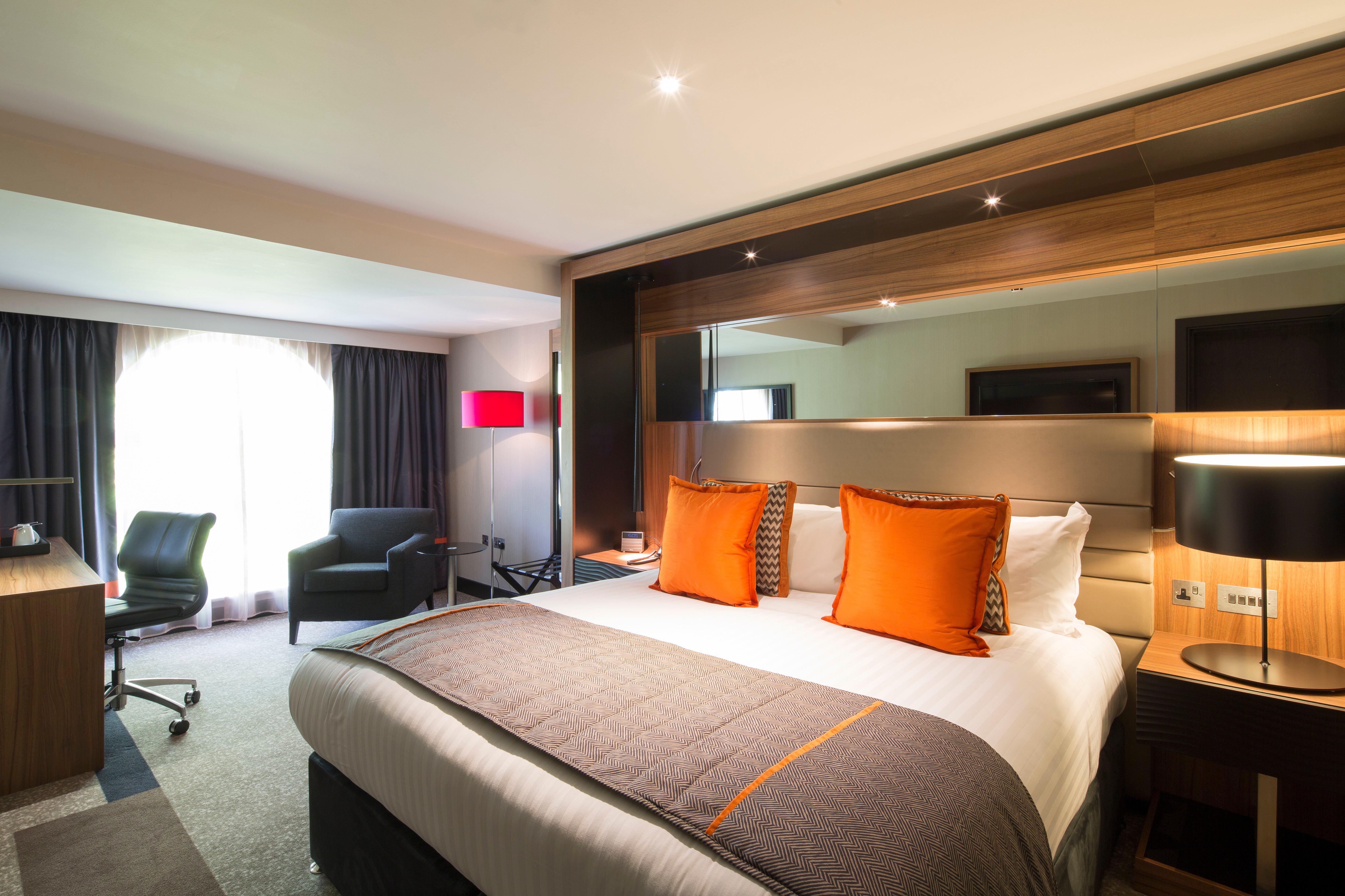מלון ביקונספילד Crowne Plaza Gerrards Cross By Ihg מראה חיצוני תמונה