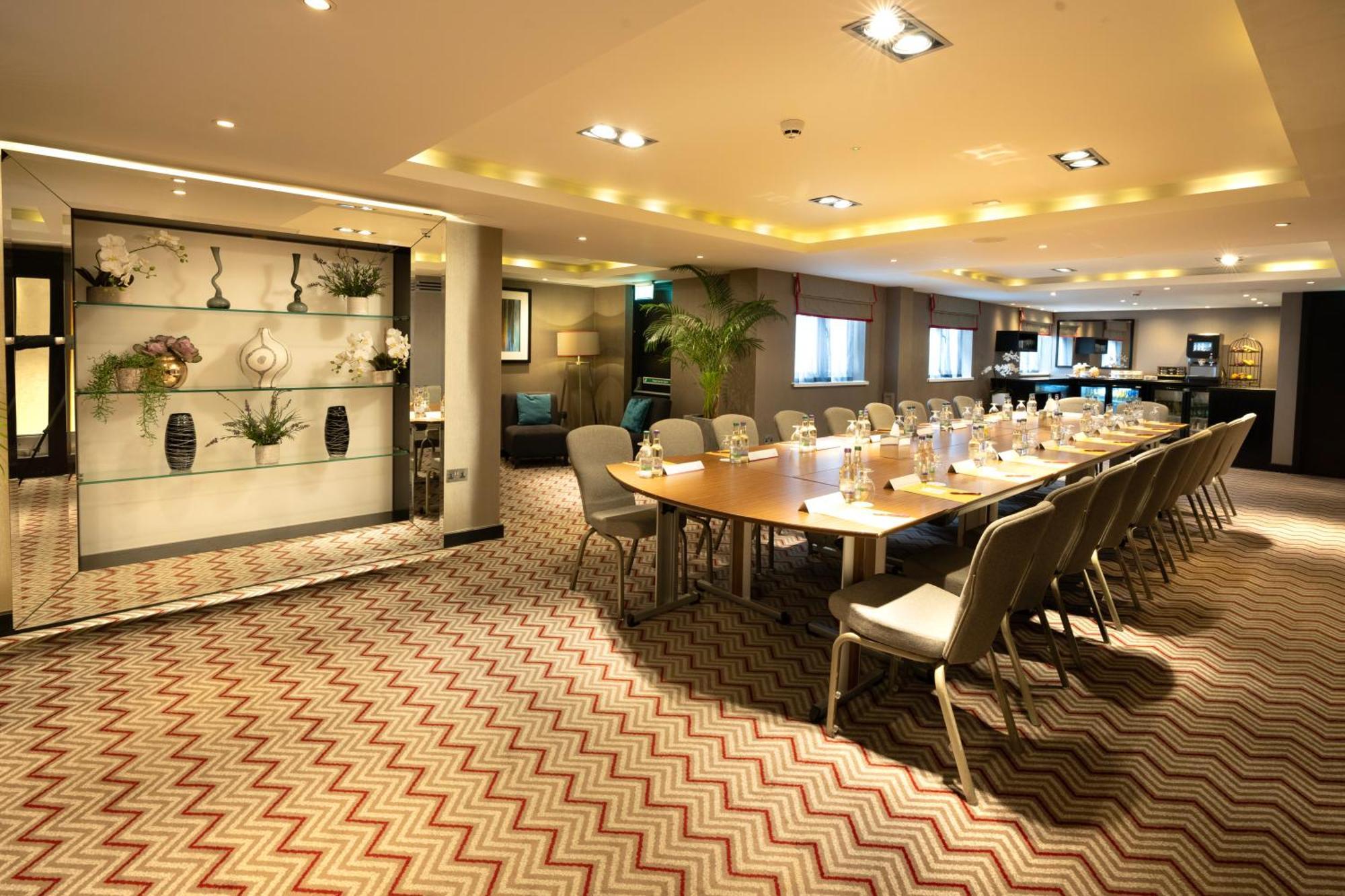 מלון ביקונספילד Crowne Plaza Gerrards Cross By Ihg מראה חיצוני תמונה