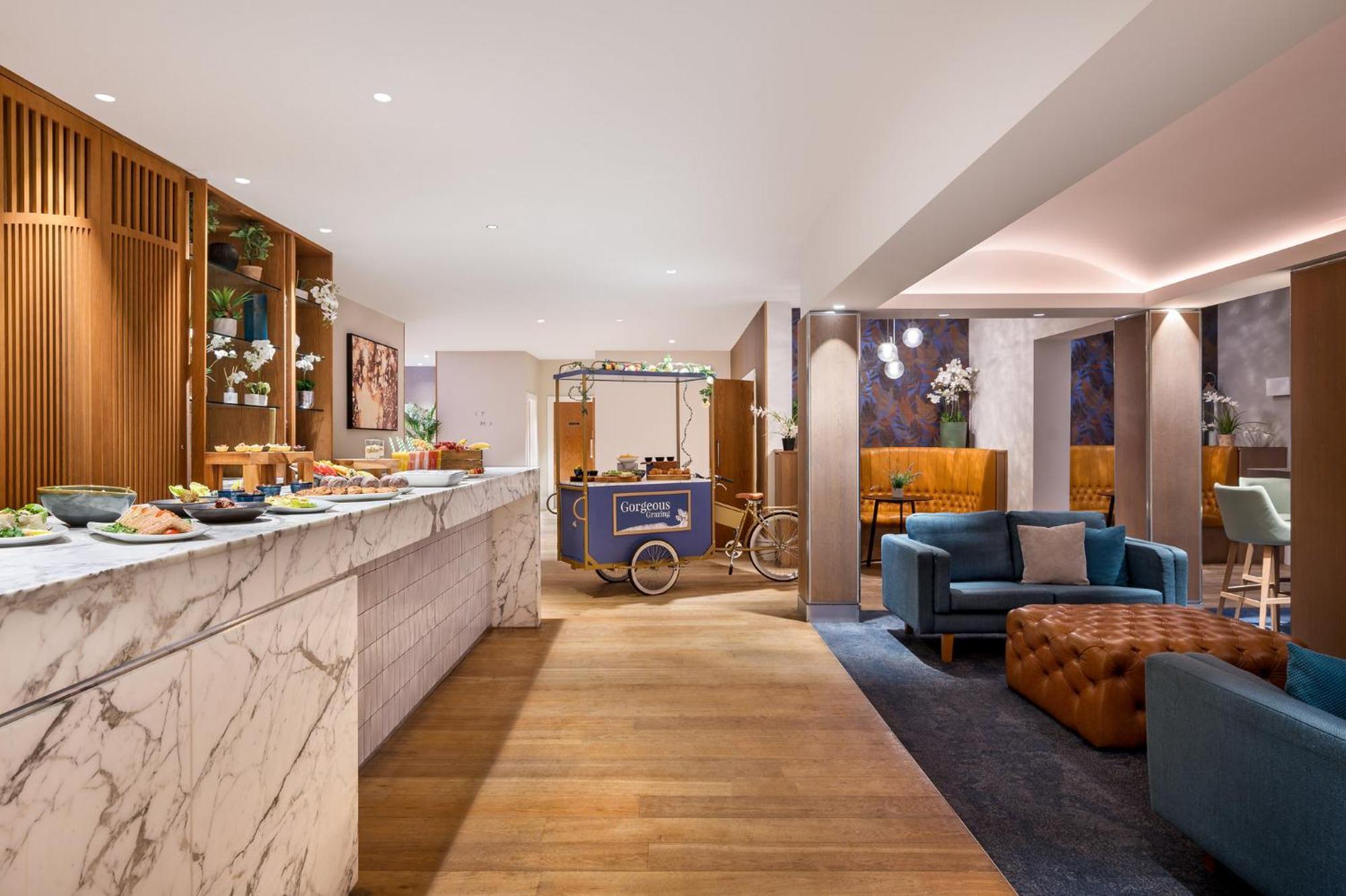 מלון ביקונספילד Crowne Plaza Gerrards Cross By Ihg מראה חיצוני תמונה
